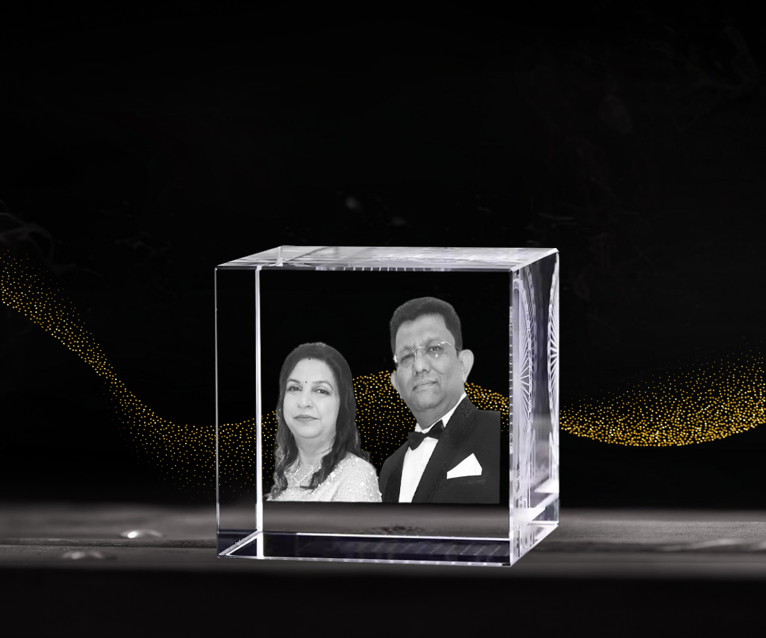 Couple Photo in 3D Crystal Cube