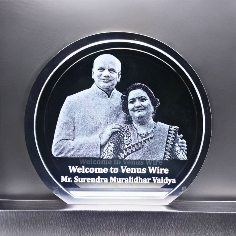 Half Circle Crystal Cube Half Circle Crystal Cube - Image 1