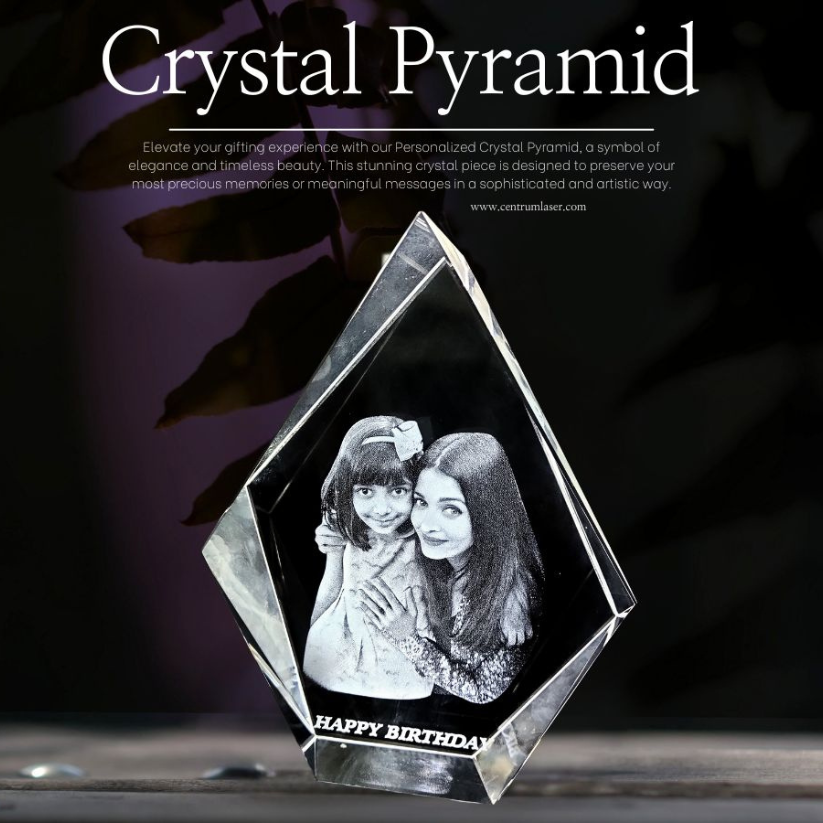 Pyramid Crystal Cube (Personalized Photo) (1) Pyramid Crystal Cube Personalized Photo